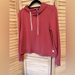 Vuori Long Sleeve with hood